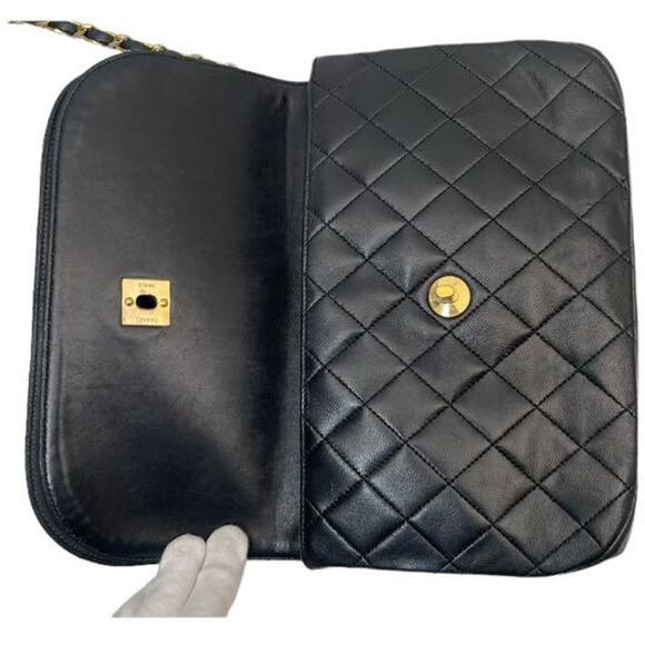 Authentic CHANEL Round Double Flap Quilted CC Logo Lambskin Chain Shoulder Bag - Picture 9 of 11